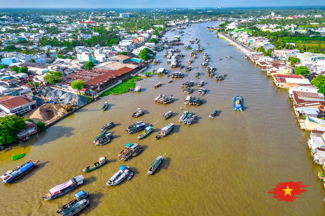 Cai Rang Floating Market Can Tho Mekong Vietnam (1)