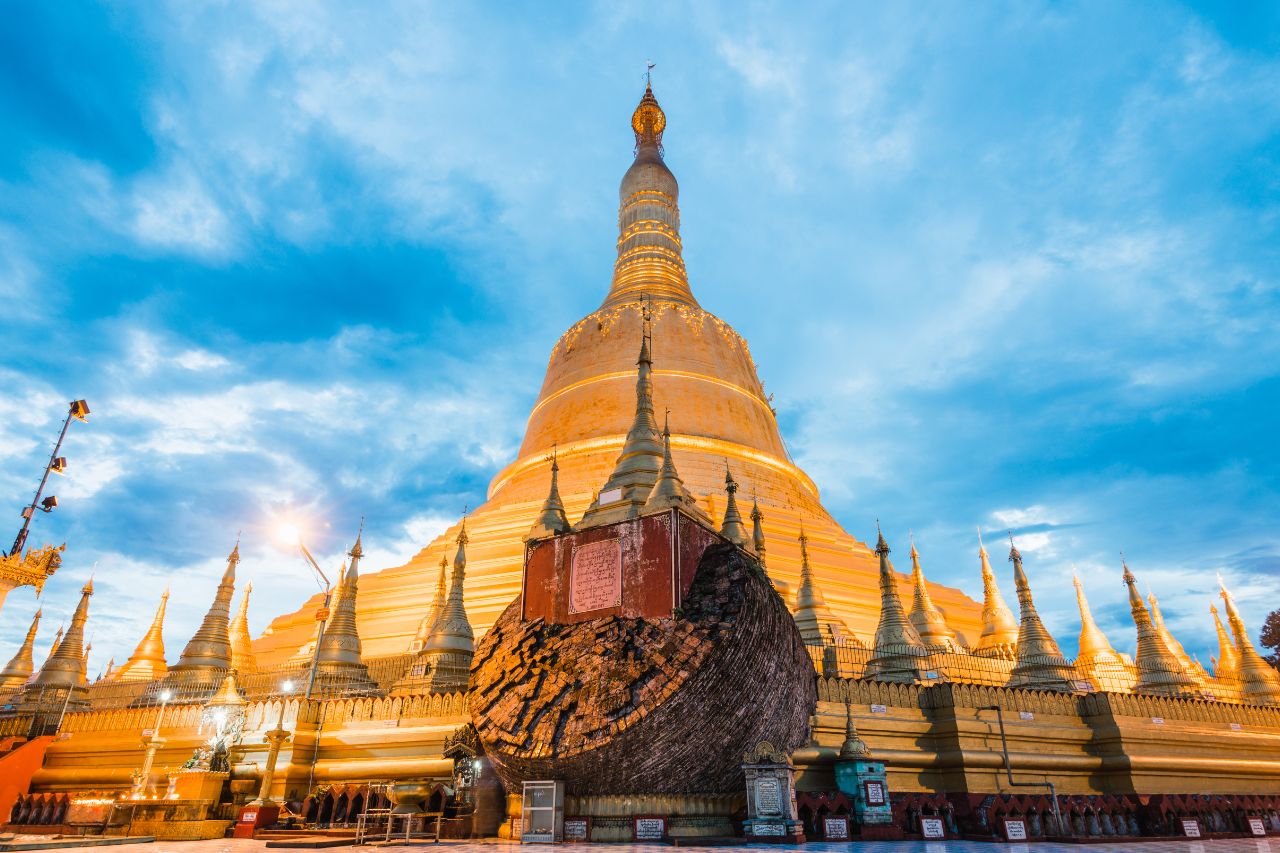 Myanmar Shwemawdaw Pagoda