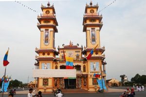 Cao Dai Temple in Tay Ninh Vienam01