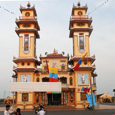 Cao Dai Temple in Tay Ninh Vienam01