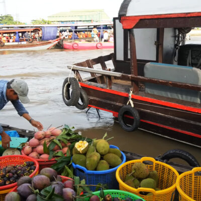 mekong delta floating market05