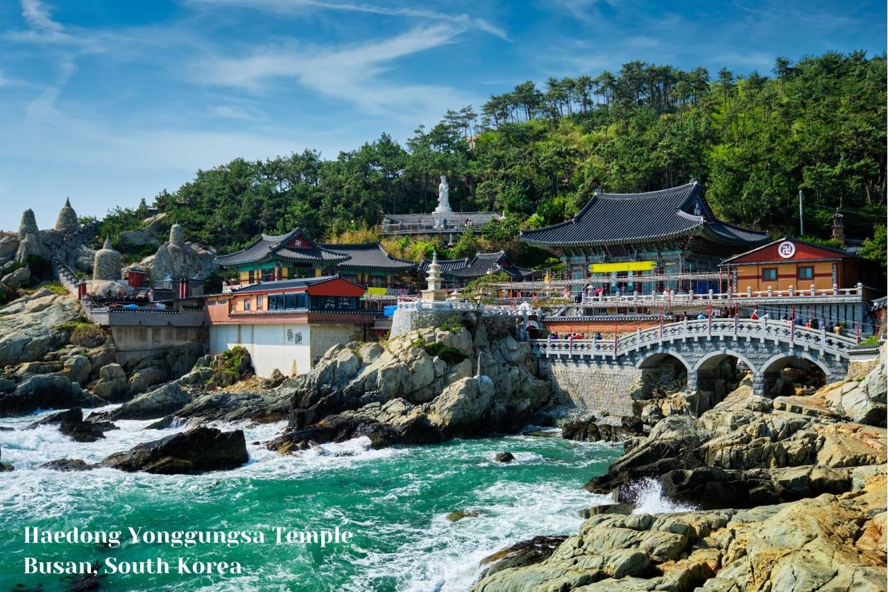 KOREA Haedong Yonggungsa Temple