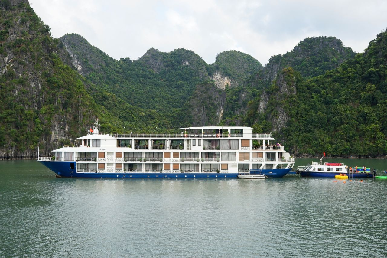 MON CHÉRI CRUISES HALONG (1)