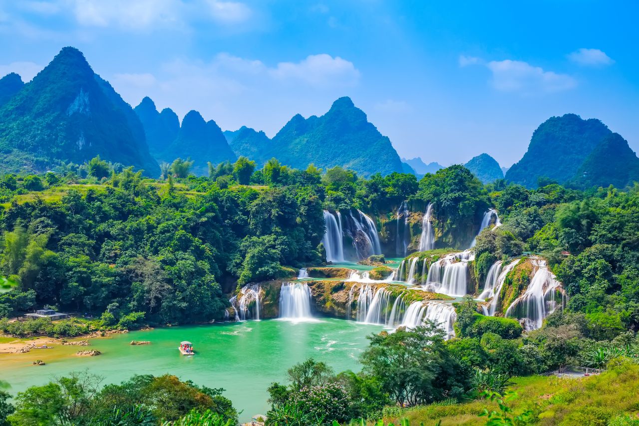 ban gioc waterfall vietnam (1)